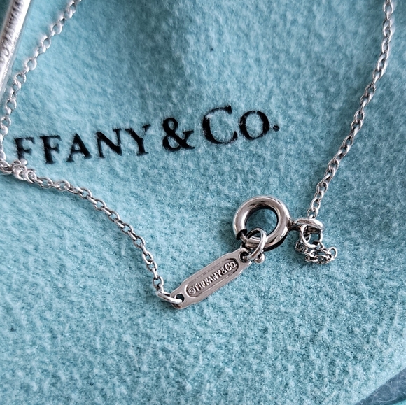 Tiffany & Co silver key necklace - Picture 4 of 5